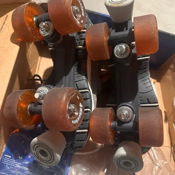 Britney 4-Wheelers Gray and Orange Roller Skates - Picture 8 of 10